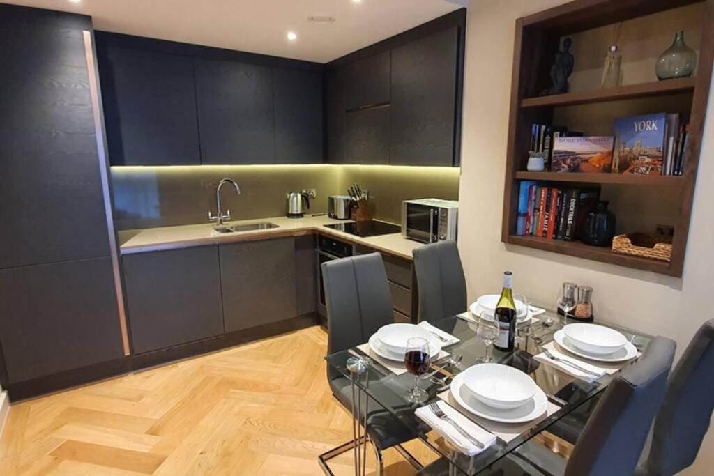 Luxury One Bedroom Apartment Within The City Walls York Kültér fotó